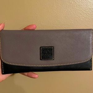 Dooney & Bourke Sophie slim wallet